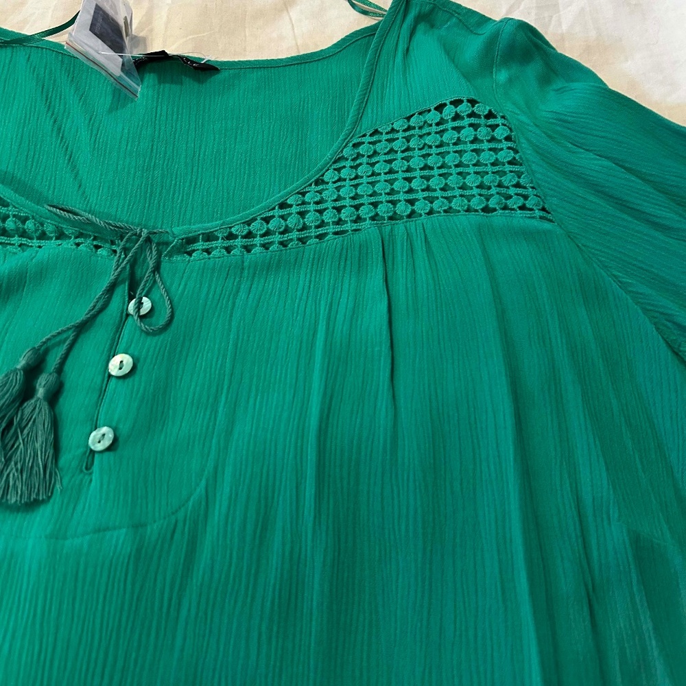 CROCHET DETAIL TOP, TASSLES, ¾ SLEEVES, KELLY GREEN, SIZE 24, RAYON/COTTON BLEND